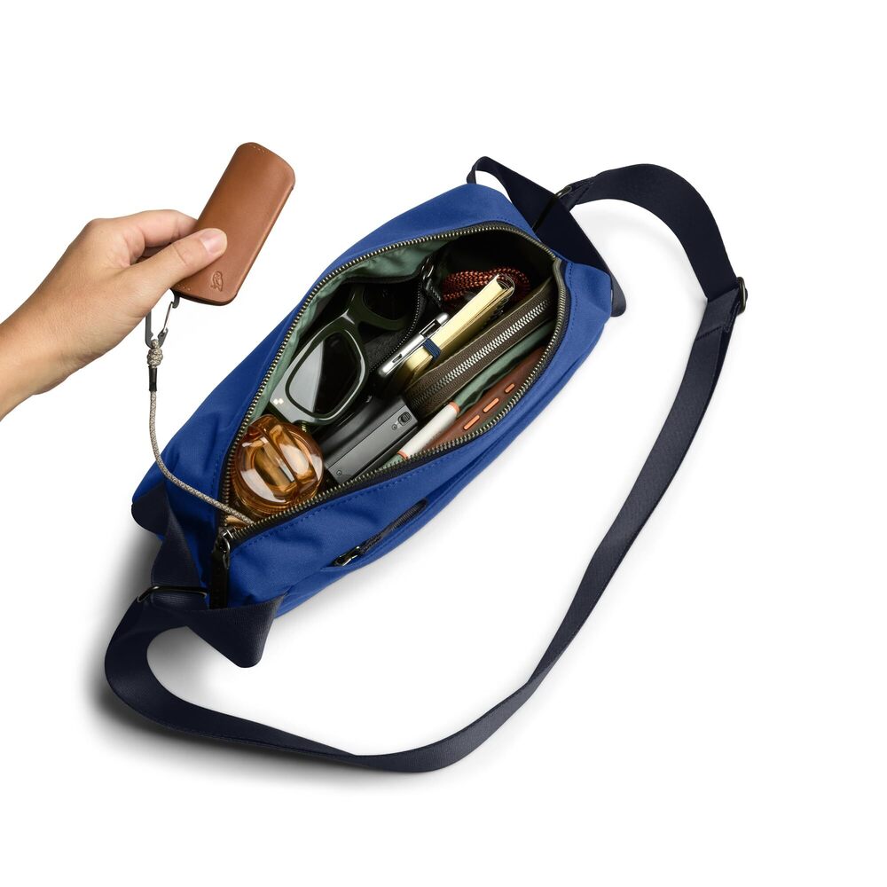 9582 Classic Sling everyday 5 liter minimalist crossbody bag with internal - Picture 4 of 7